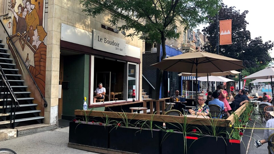 Premiere Soiree Masquee Dans Les Bars Montrealais Coronavirus Radio Canada Ca