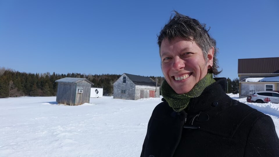 Marie-Soleil Hutchinson a hâte à la fin de l'hiver pour relancer la culture de légumes biologiques chez Soleil Farms.