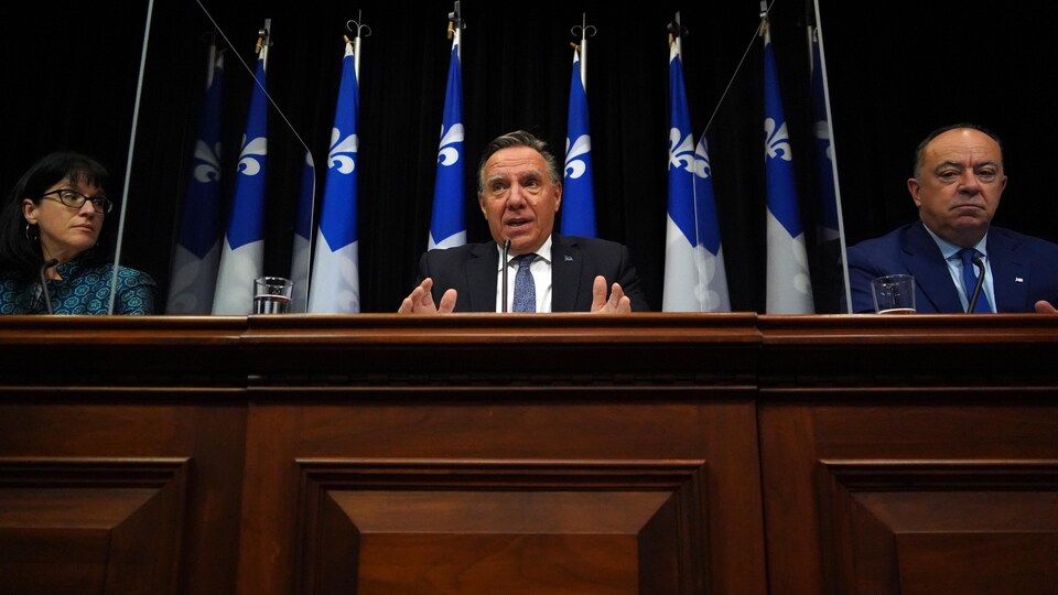 Los tres cargos electos en rueda de prensa.