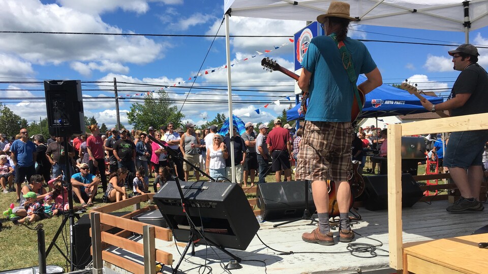Le Festival Blues d'la Baie revient en force à PetitRocher RadioCanada.ca