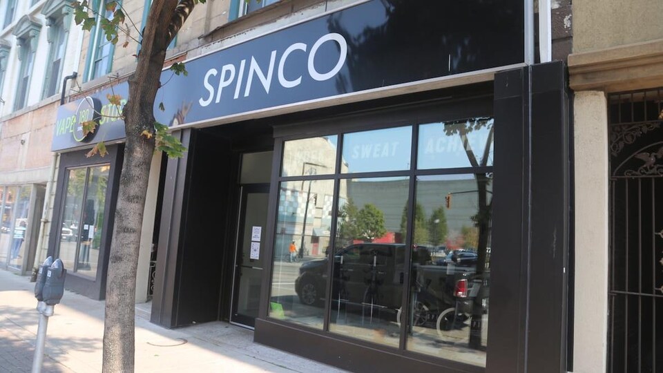 La façade extérieure de la salle d'entraînement Spinco.