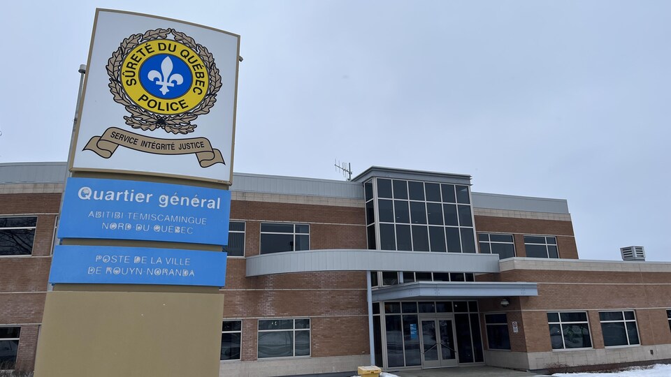 Édifice servant de poste de la Sûreté du Québec à Rouyn-Noranda.