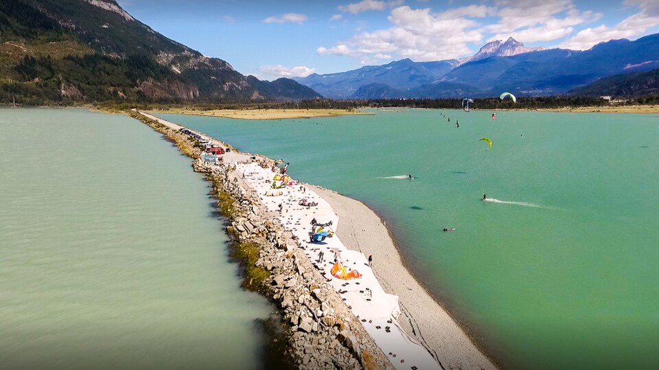 Vue aérienne du Squamish Spit.