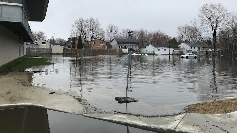 Une école en zone inondée? SainteMarthesurleLac a des projets en