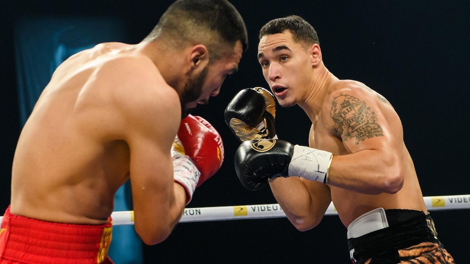 Steven Butler affronte Jesus Antonio Gutierrez au gala de boxe présenté à Rimouski.