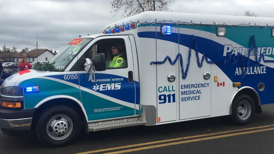 Une ambulance de Superior North EMS.