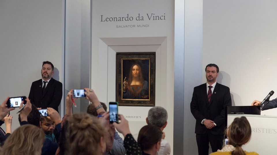 Le tableau « Salvator Mundi », un portrait de Jésus de Léonard de Vinci, a été vendu aux enchères pour 450 millions de dollars américains le 15 novembre, à New York.