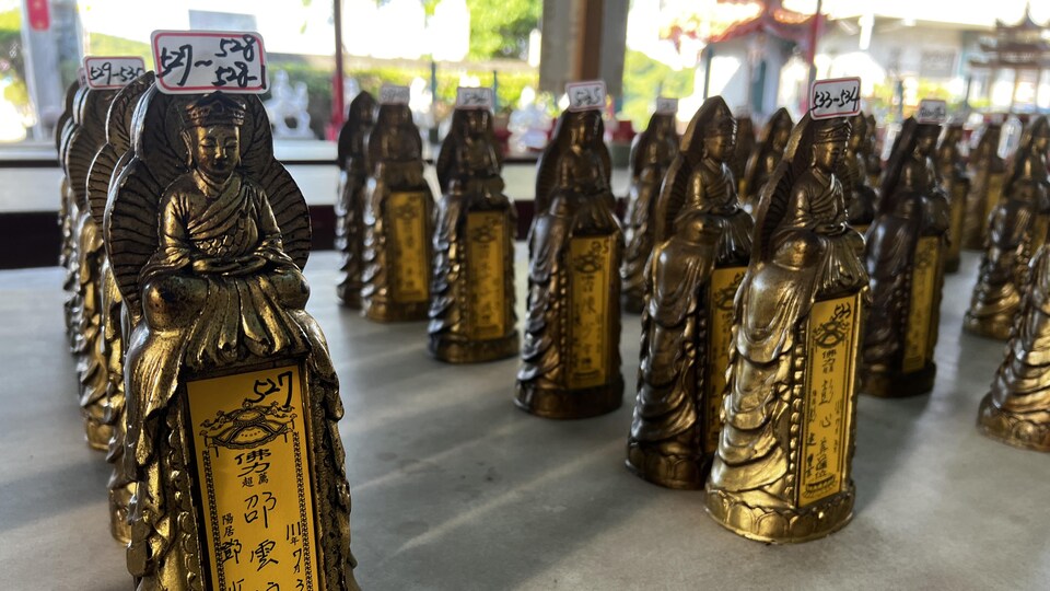 Des statuettes en bronze
