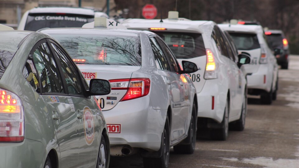 Une compagnie de taxi pour le prépaiement la nuit RadioCanada.ca