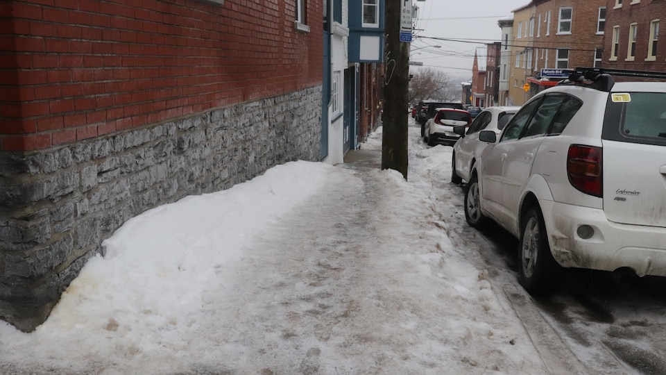 An icy trail in the Saint-Jean-Baptiste district.