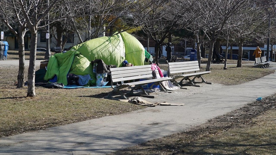 Un campement de sans-abri dans le parc Trinity Bellwoods.