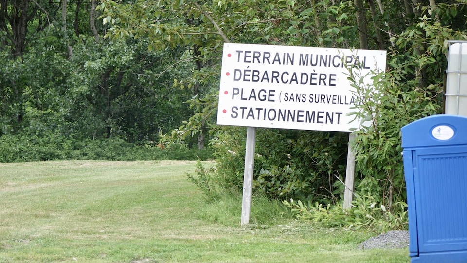 Plage du lac SaintMathieu, Québec précise les droits de chacun Radio