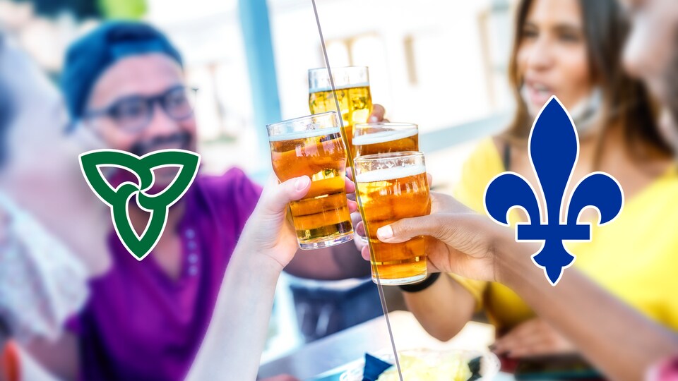 Les symboles d'une fleur de lys et d'un trille blanche sur l'image d'un groupe d'amis levant leurs bières