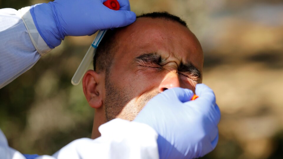 Quebec Commence A Tester La Population Sans Symptomes Radio Canada Ca