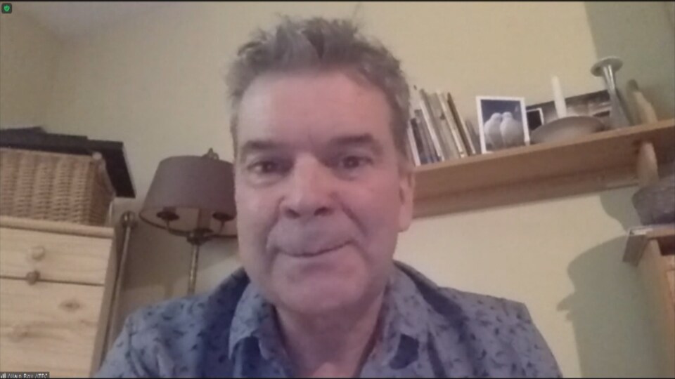 Allain Roy est directeur artistique et codirecteur du Théâtre populaire d'Acadie à Caraquet.