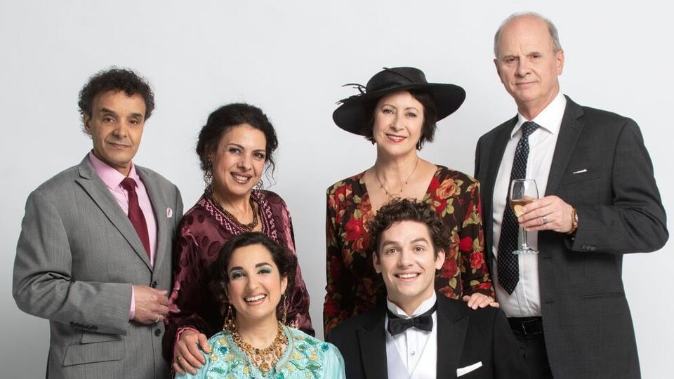 Les comédiens de la pièce de théâtre Comment je suis devenu musulmaN.