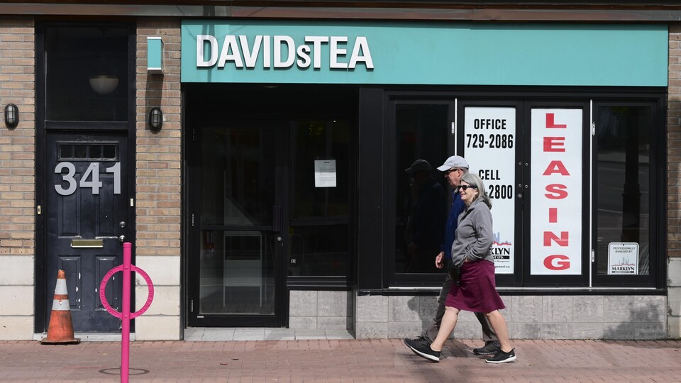 Une boutique des Thés DavidsTea fermée.