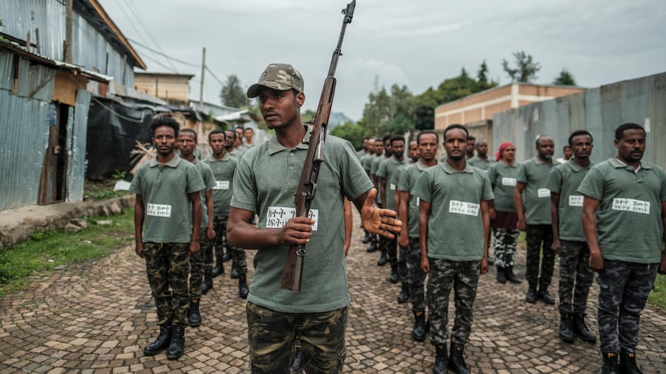 Des recrues de la réserve des forces régionales d'Amhara à Dessie en Éthiopie.