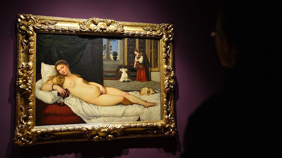 Tableau montrant une femme nue, qui est allongée.