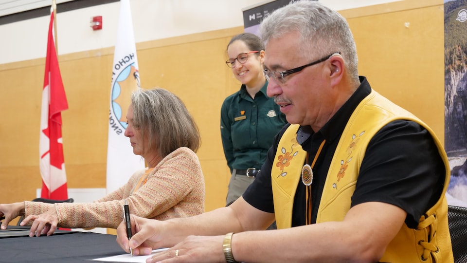La réserve de parc national Nahanni, aux T.N.-O., cogérée par les Dénés