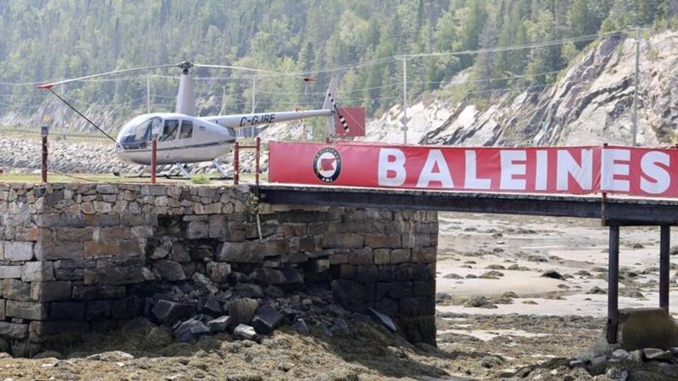 Les hélicoptères et le mécontentement planent audessus de BaieSainte