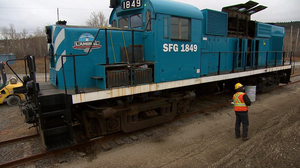 Le train sera transporté par camion