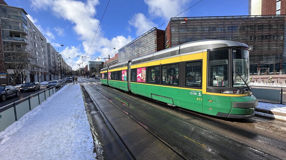 Le tramway d'Helsinki en hiver.