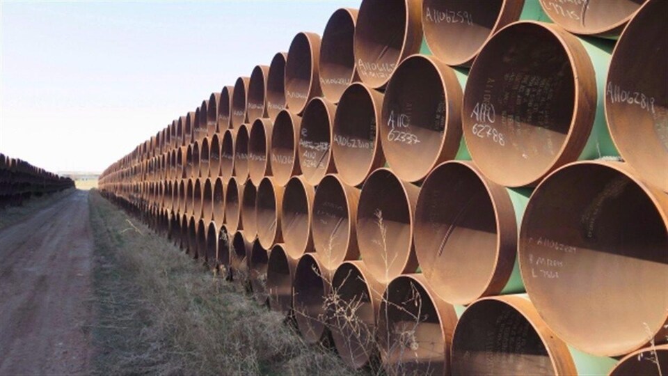 Le projet de pipeline Keystone XL a été rejeté en novembre 2015 par le président des États-Unis de l'époque, Barack Obama.