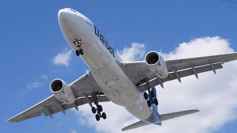 Un avion d'Air Transat