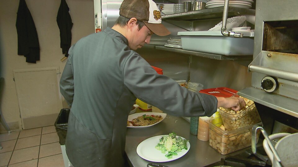 Six Mexicains ont été embauchés au restaurant Nouvelle-France, dans le Vieux-Québec.