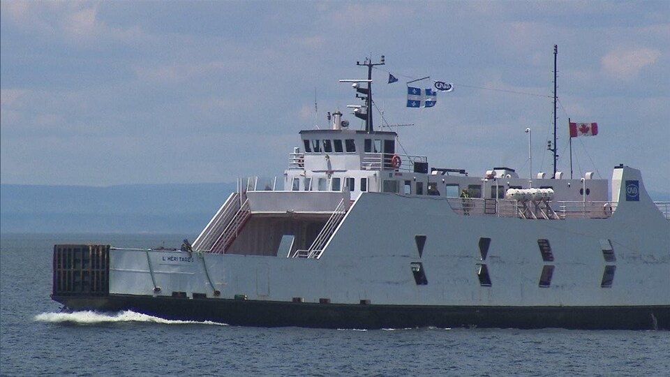 Il est sur le Saint-Laurent.