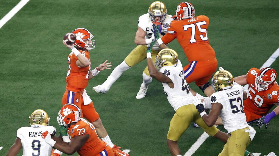 Trevor Lawrence (no 16)