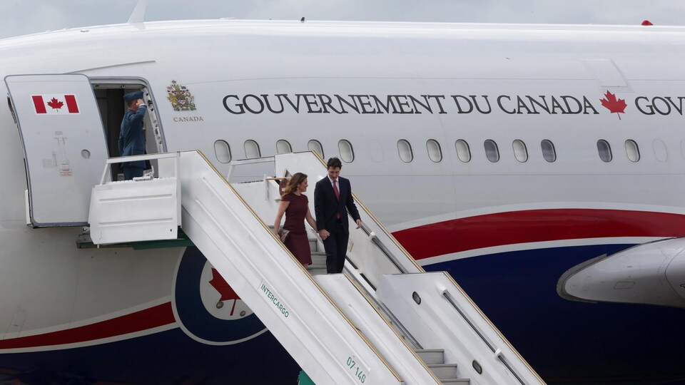 Le premier ministre canadien et son épouse Sophie Grégoire Trudeau arrivent au sommet du G20, en 2019.