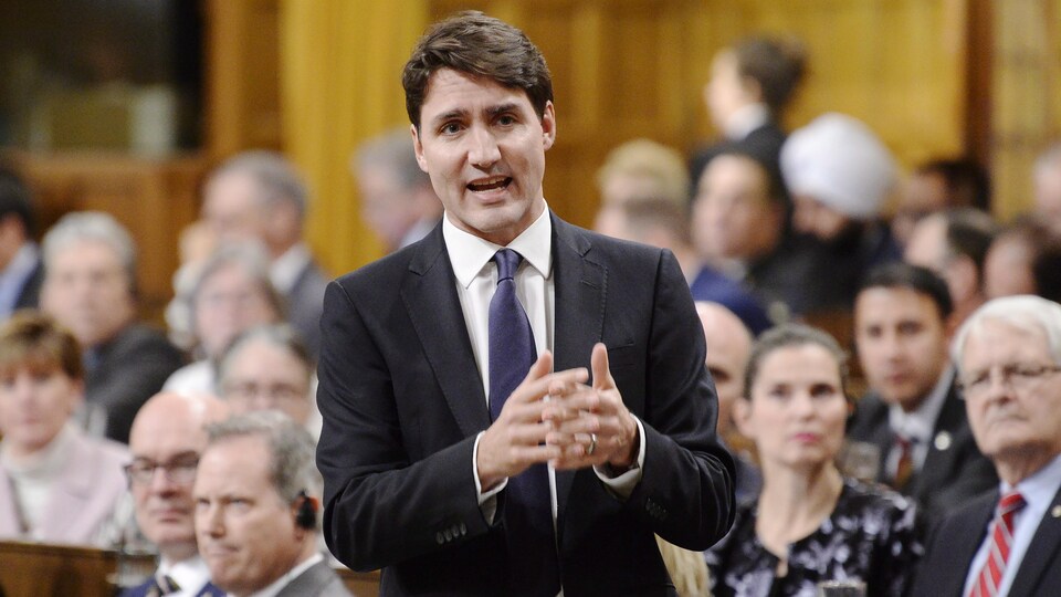 Le premier ministre Justin Trudeau, répondant à des questions de l'opposition à la Chambre des communes.