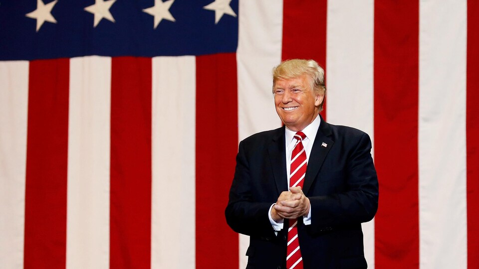 Donald Trump lors d'un rassemblement partisan à Phoenix, en Arizona