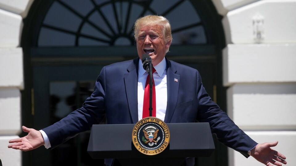 Le président américain Donald Trump sur la pelouse sud de la Maison-Blanche à Washington.