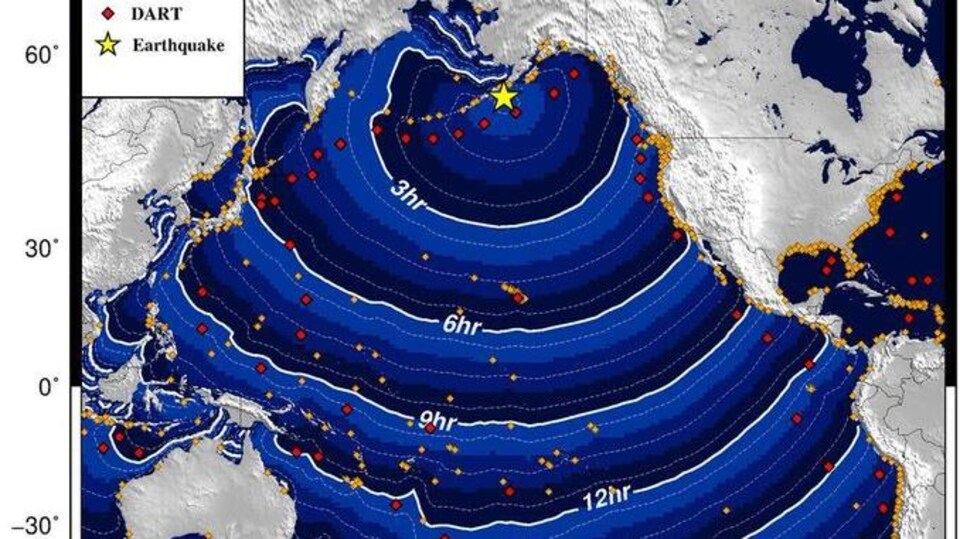 Une carte montrant le parcours possible du tsunami au cours des heures suivant le tremblement de terre.