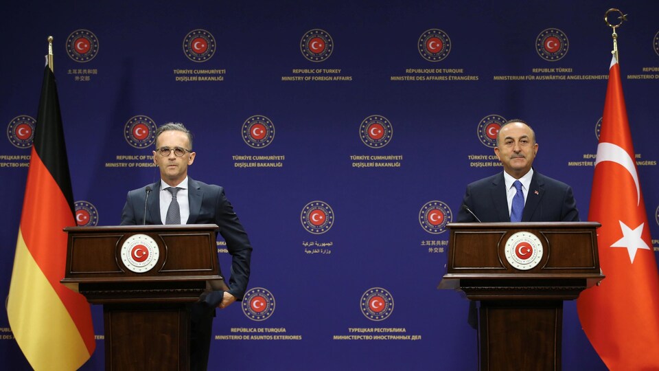 Le ministre des Affaires étrangères turc, Mevlut Cavusoglu, et son homologue allemand, Heiko Mass.