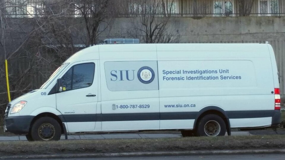 Un camion de l'Unité des enquêtes spéciales.