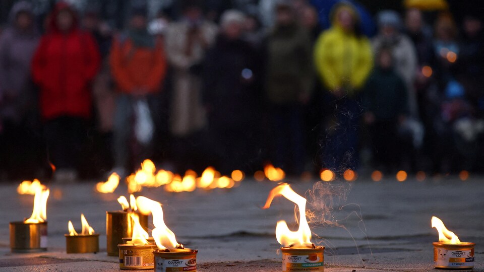 Une veillée a été organisée pour marquer le premier anniversaire de la libération de la ville de Boutcha.