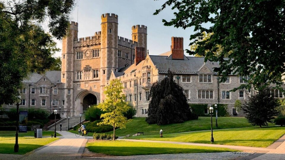 L'Université de Princeton, photographiée en été.