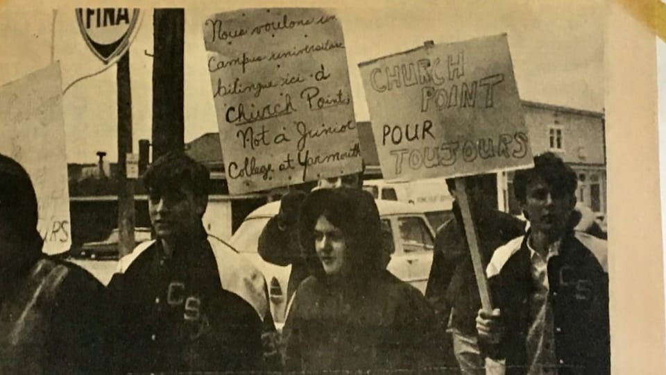 Une photo d'époque où l'on voit les manifestants.