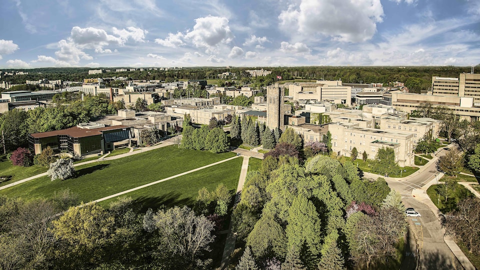 Vue aérienne du campus de l’Université Western.