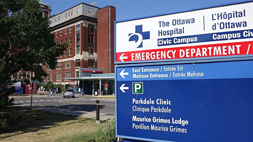 Le panneau de l'entrée des urgences de l'Hôpital d'Ottawa.