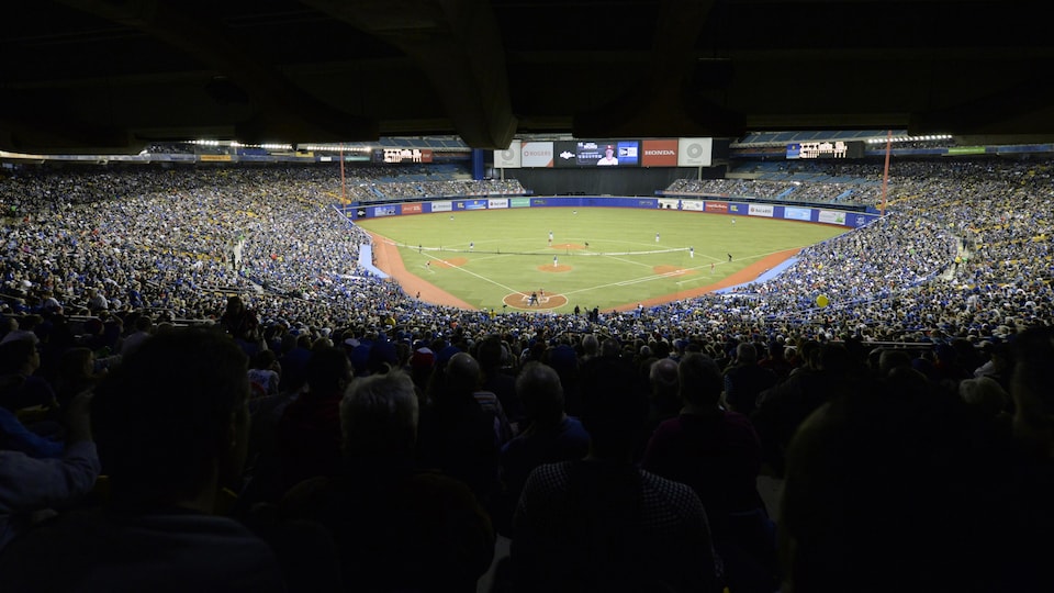 Le stade est plein.