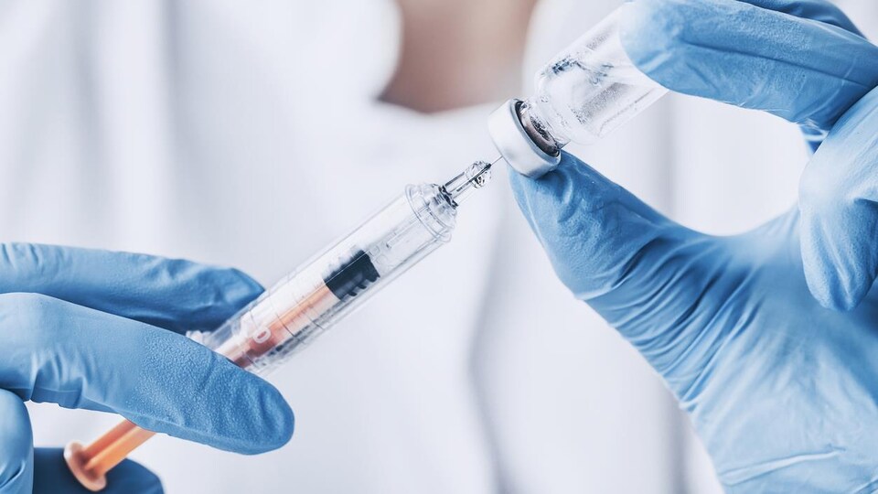 Le vaccin ne protège pas efficacement contre la souche dominante de la grippe, cette année, le H3N2. 