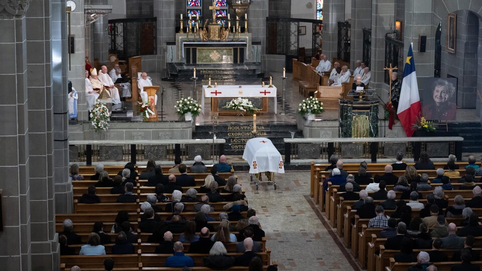 Les funérailles de Viola Léger ont été célébrées à la cathédrale Notre-Dame-de-l’Assomption à Moncton.