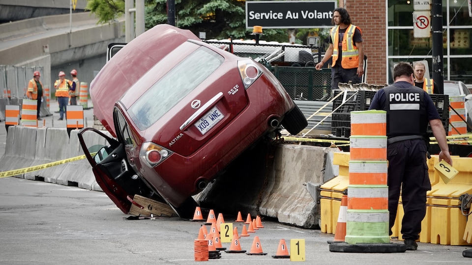 An investigator is trying to reconstruct the route of the vehicle.
