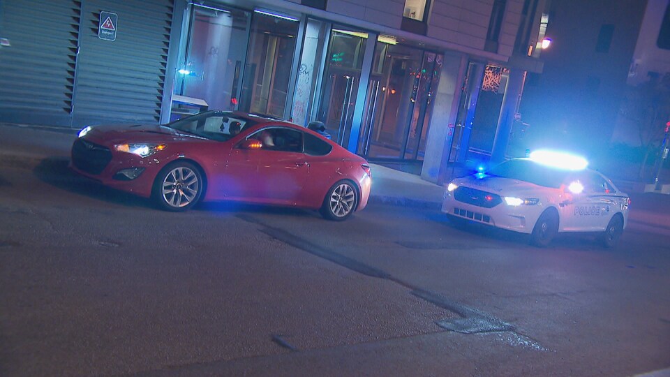 Une voiture interceptée par un patrouilleur du SPVQ.