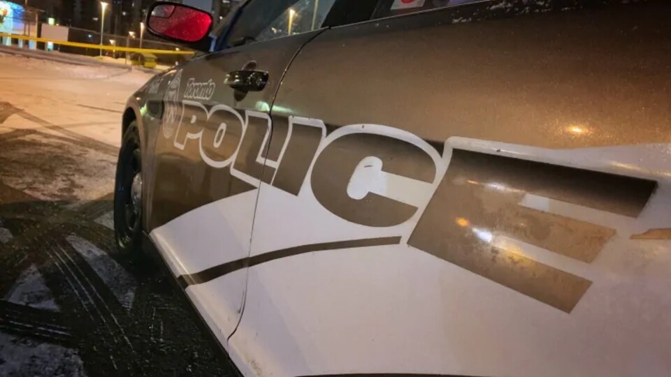 Une voiture de police